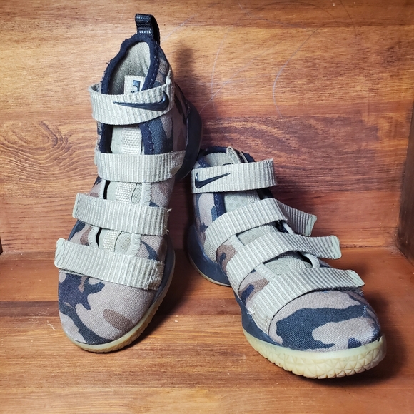 lebron james shoes with velcro